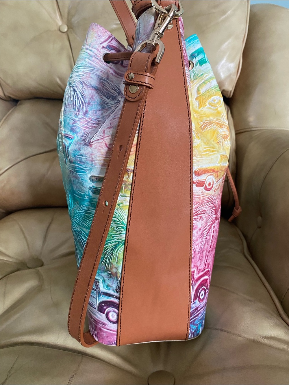 LKNW Brahmin Copa Cabana Drawstring Bucket Bag Leather Cars Palm Trees Marlowe - Picture 5 of 15